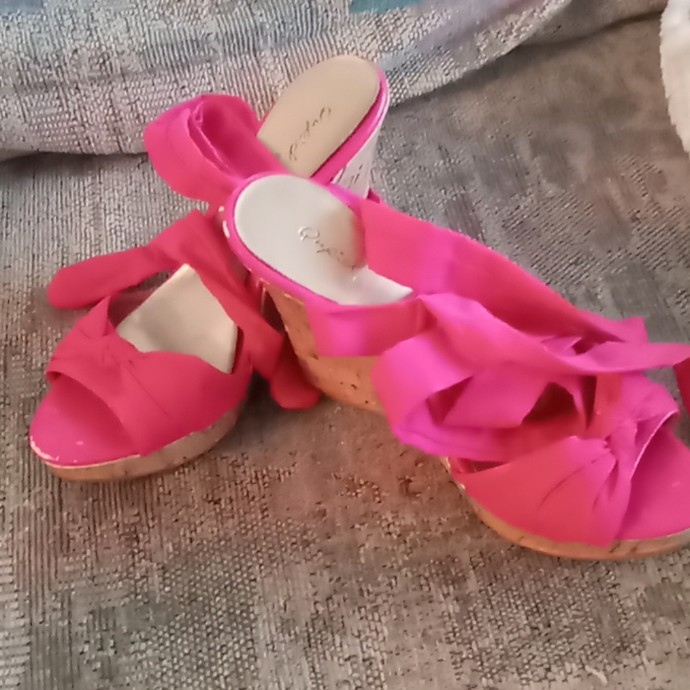 Tie up wedges